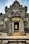 Angkor - Banteay Samre, north gopura of the first enclosure, south (inner) side.